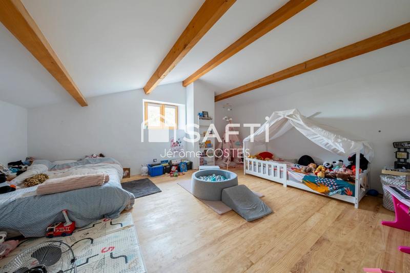 Maison - 205 m² - 6 pièces