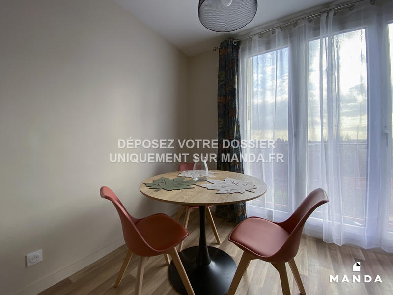 Chambre - 9 m² - 4 pièces