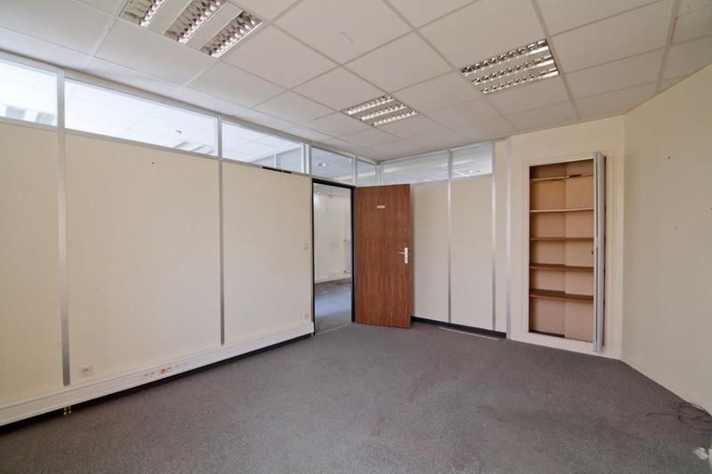 Bureau - 473 m²