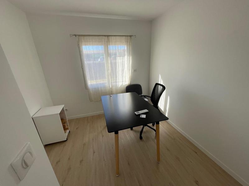 Bureau - 80 m² - 4 pièces