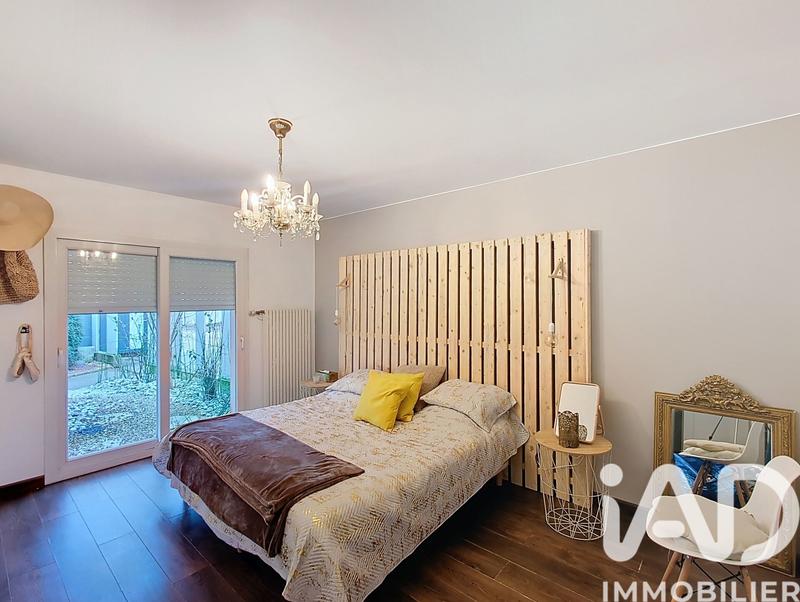 Maison - 217 m² - 9 pièces