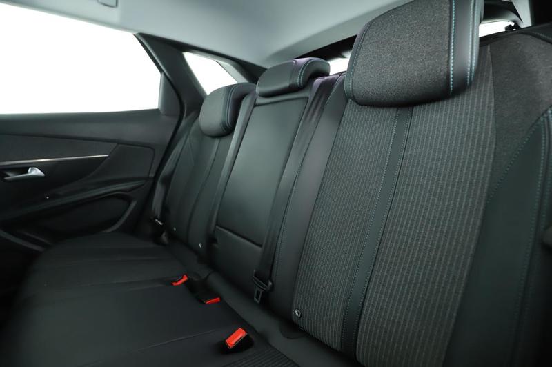 Peugeot 3008 1.2 PureTech Allure Pack Eat8 130 ch