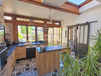 Maison de ville - 130 m² - 7 pièces