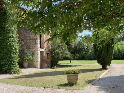 Mas - 519 m² - 12 pièces