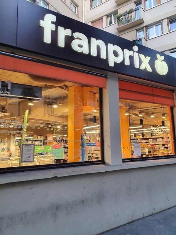 Local commercial - 740 m²