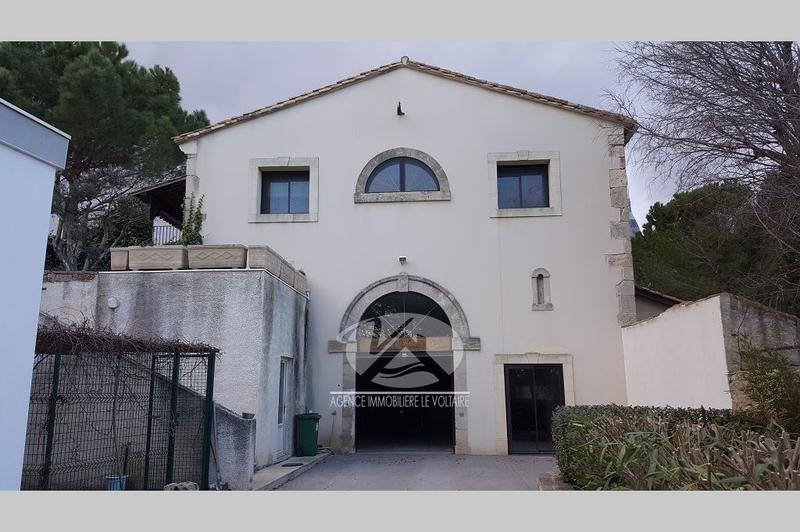 Propriété - 183 m² - 4 pièces