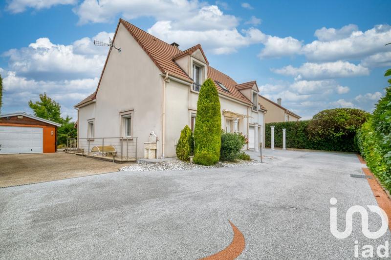 Maison - 218 m² - 8 pièces