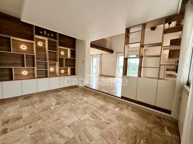 Maison - 315 m² - 11 pièces