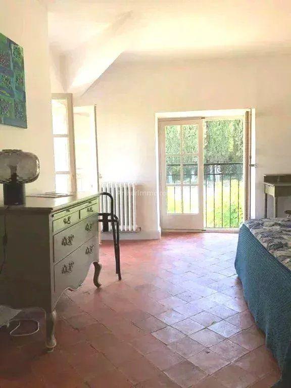 Maison - 433 m² - 15 pièces