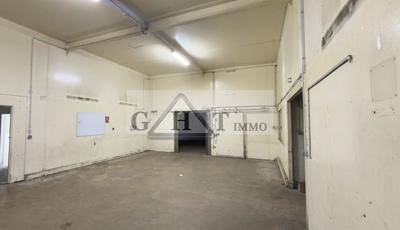Entrepôt - 1 965 m²