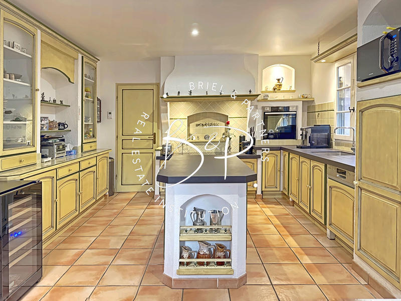 Maison - 143 m² - 5 pièces