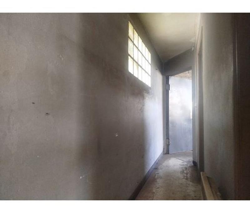 Local commercial - 150 m² - 2 pièces