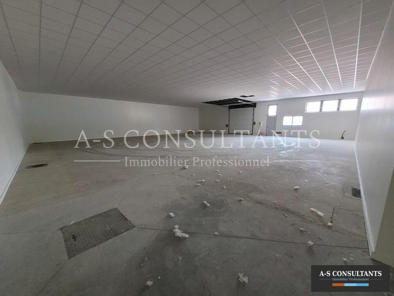 Local d'activité / Entrepôt - 371 m²
