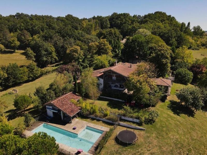 Maison de campagne - 400 m² - 12 pièces