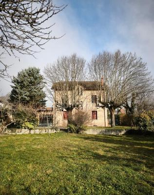 Maison - 210 m² - 10 pièces