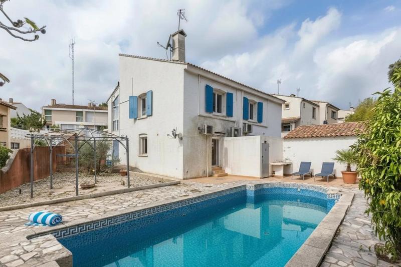 Villa - 240 m² - 8 pièces