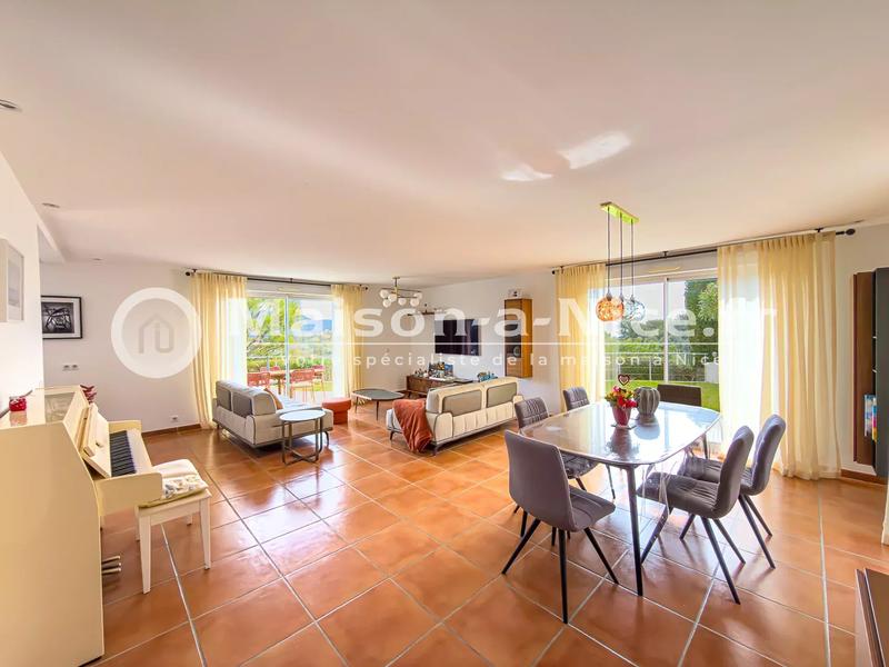 Maison - 147 m² - 5 pièces