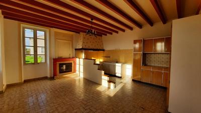 Maison - 200 m² - 5 pièces