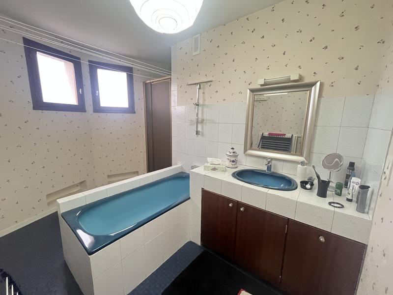 Appartement - 92 m² - 4 pièces