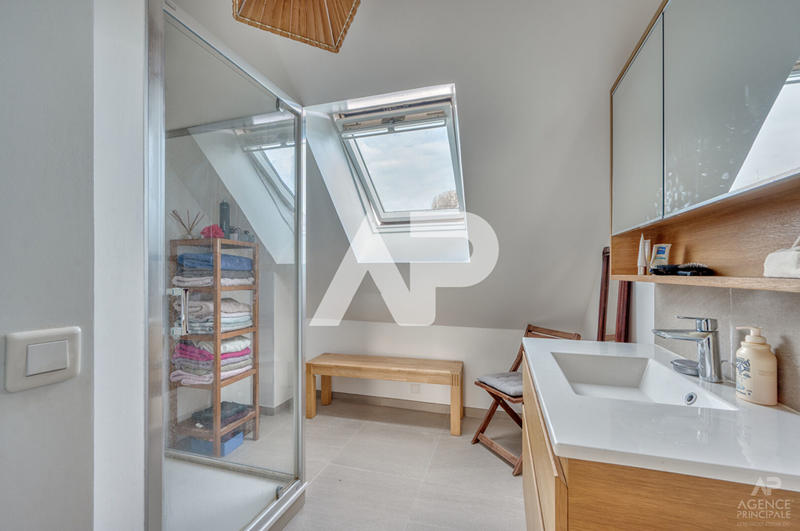 Maison - 266 m² - 7 pièces