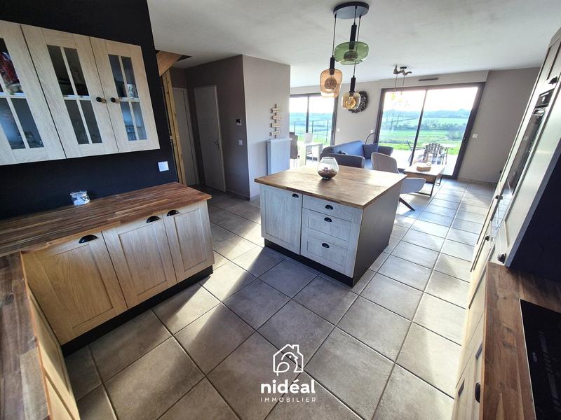 Maison - 123 m² - 6 pièces