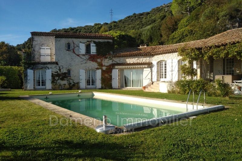 Propriété - 6 pièces