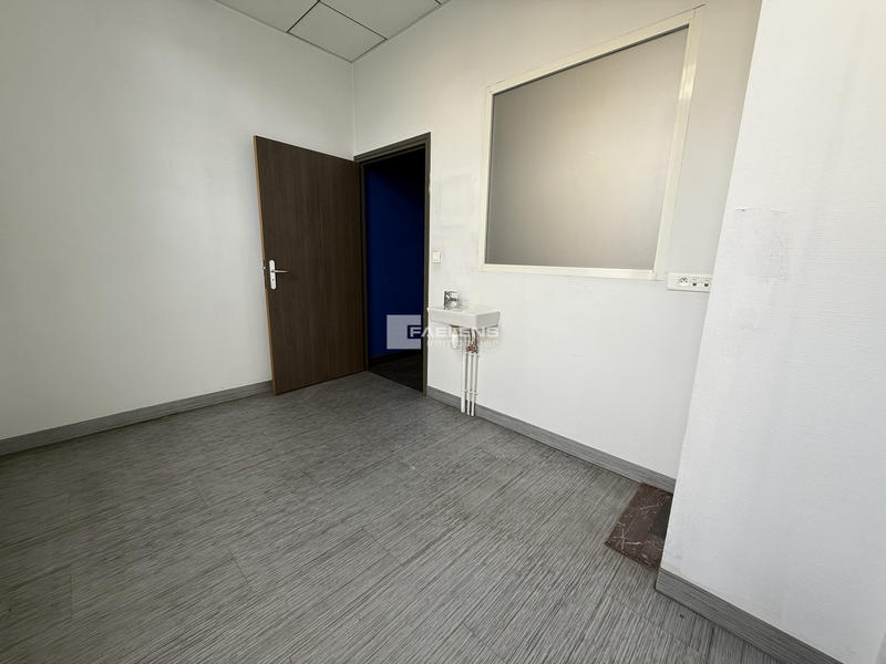Bureau - 378 m²