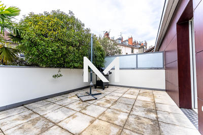 Appartement - 100 m² - 3 pièces