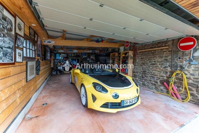 Maison - 700 m² - 12 pièces