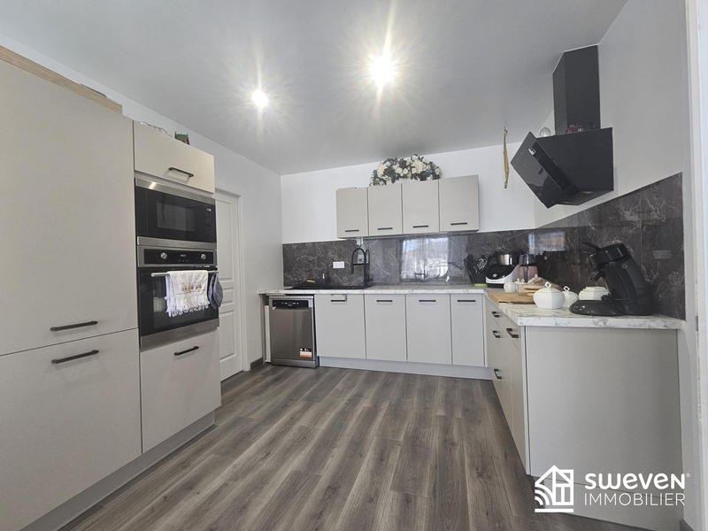 Maison - 94 m² - 4 pièces