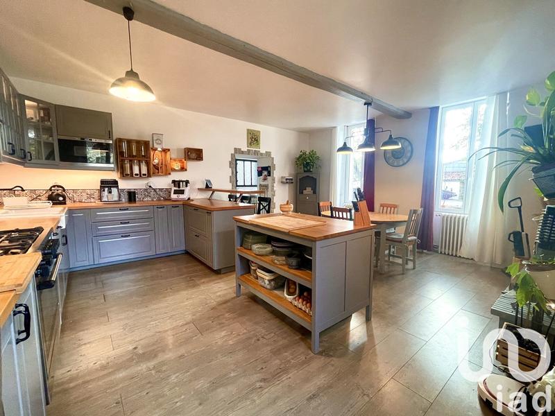 Maison - 248 m² - 10 pièces