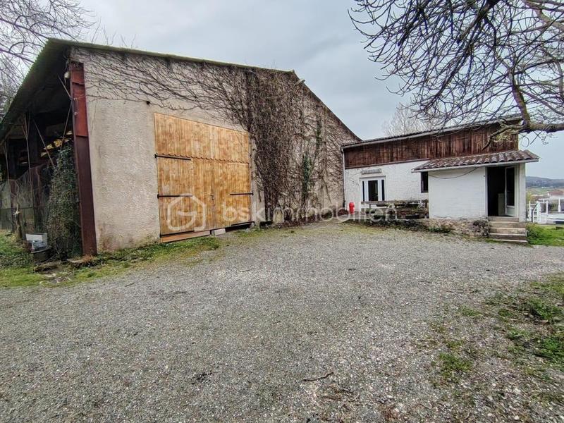 Maison - 455 m² - 23 pièces