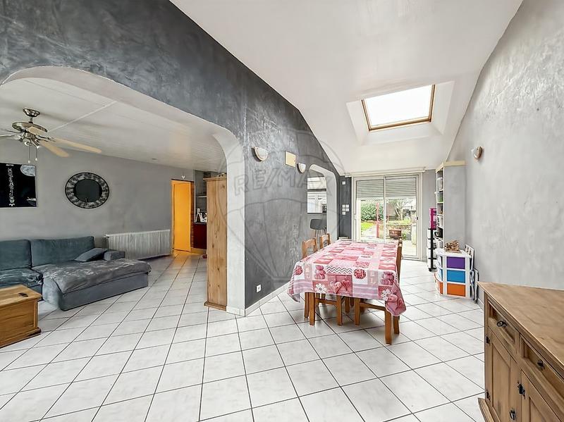 Maison - 145 m² - 7 pièces