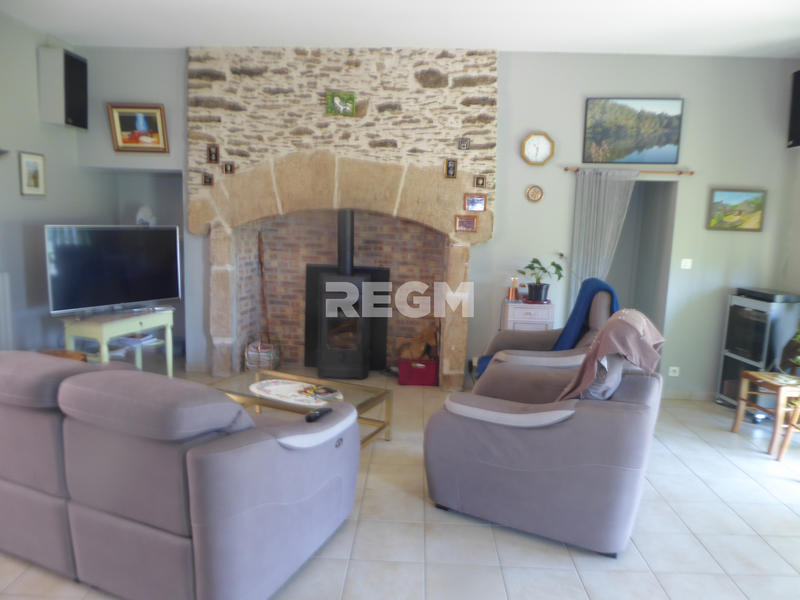 Propriété - 170 m² - 9 pièces