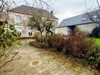 Maison - 250 m² - 8 pièces