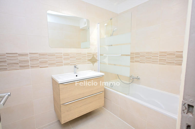 Appartement - 90 m² - 4 pièces