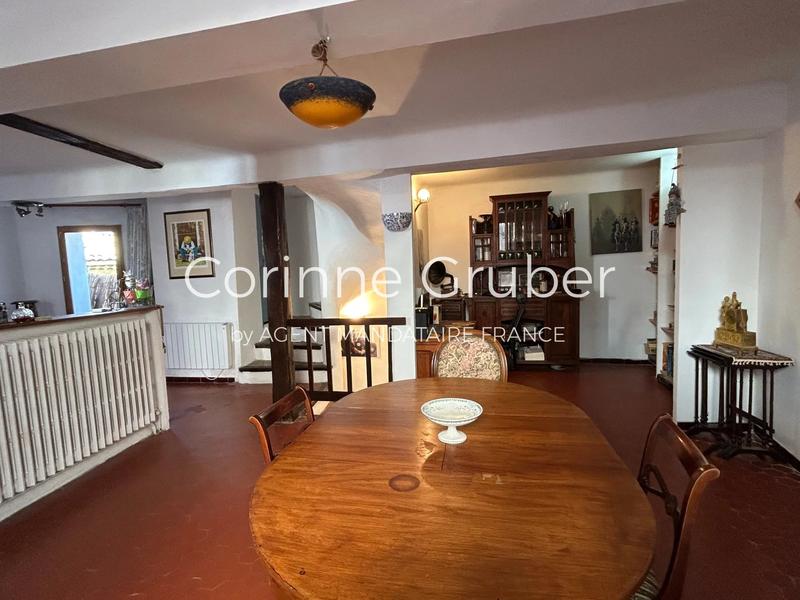 Appartement - 140 m² - 5 pièces