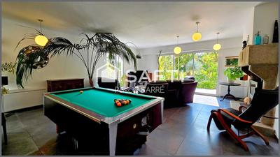 Villa - 301 m² - 11 pièces