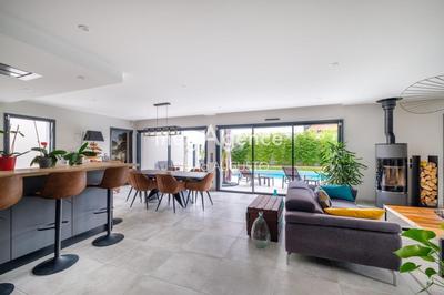 Maison - 193 m² - 6 pièces