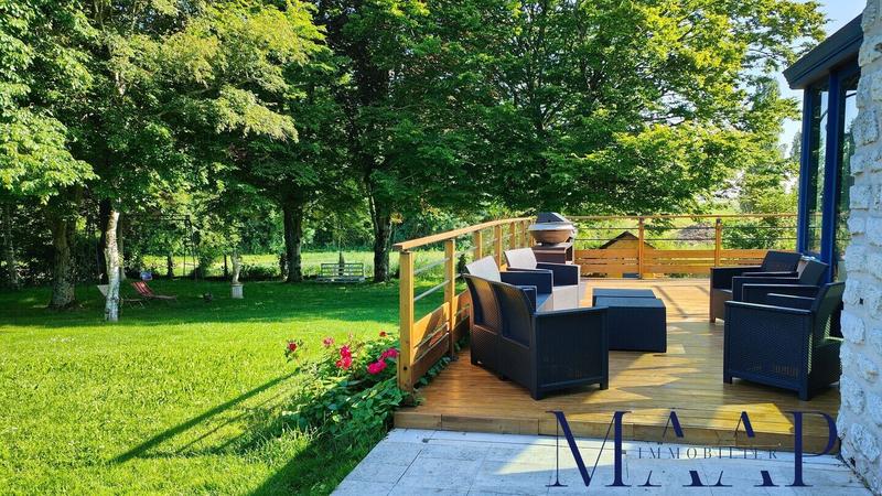 Maison - 303 m² - 11 pièces