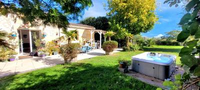 Maison - 195 m² - 6 pièces