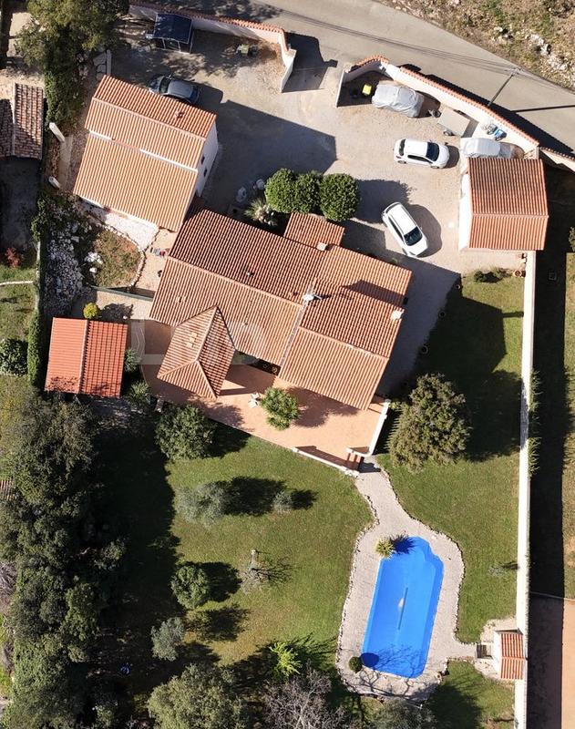 Maison - 248 m² - 8 pièces