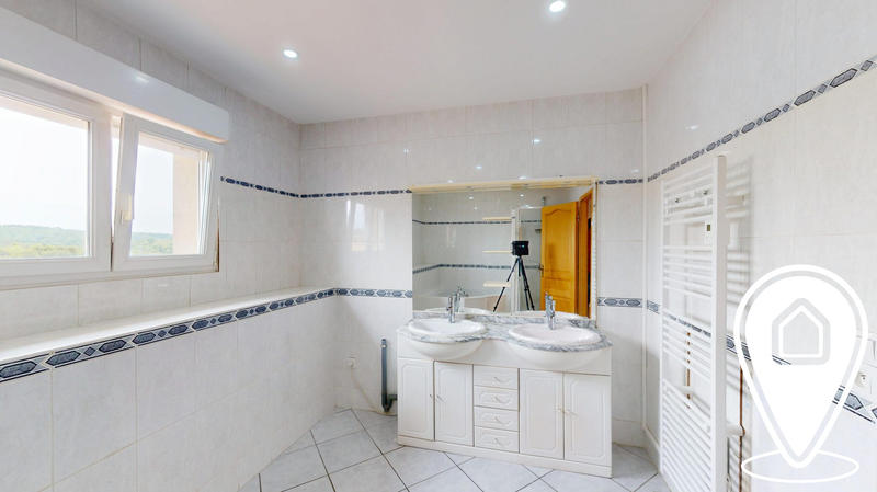 Appartement - 151 m² - 5 pièces