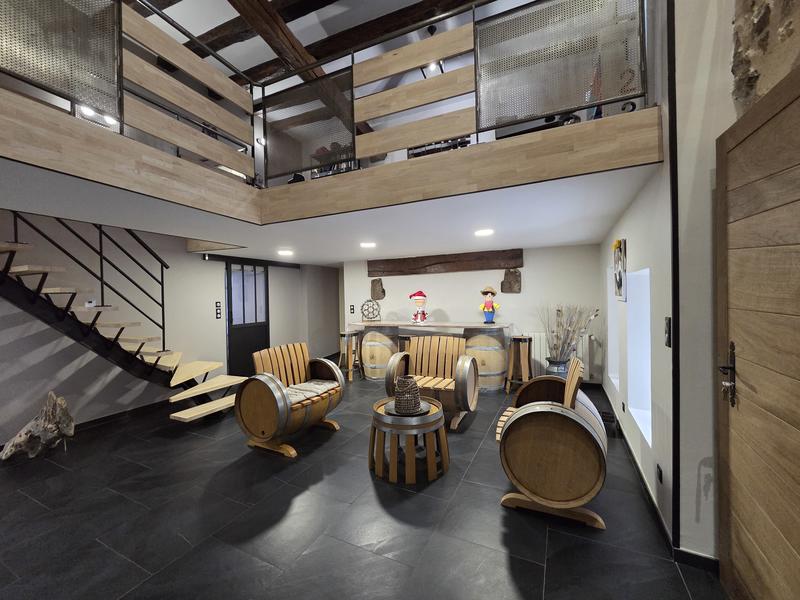 Maison - 222 m² - 7 pièces