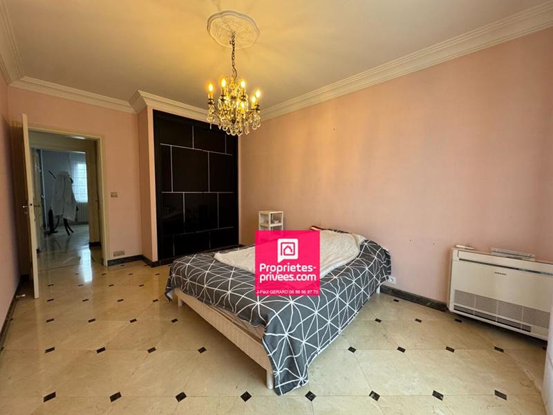 Appartement - 144 m² - 5 pièces