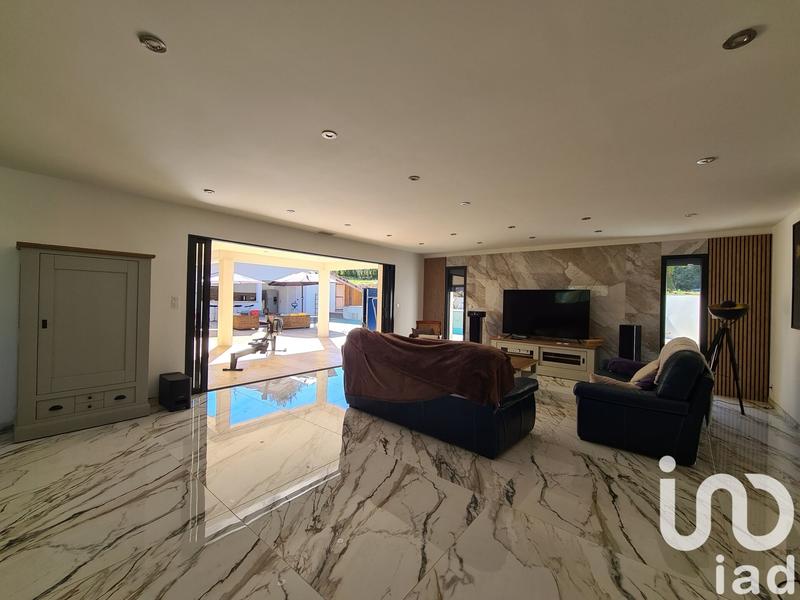 Maison - 250 m² - 7 pièces