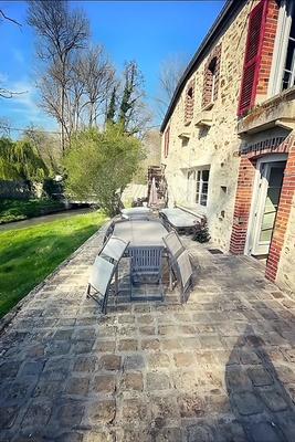 Maison - 242 m² - 6 pièces