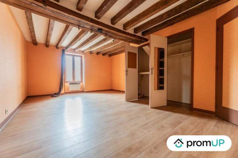 Maison - 270 m² - 5 pièces