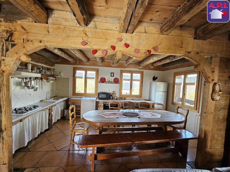 Maison - 214 m² - 8 pièces