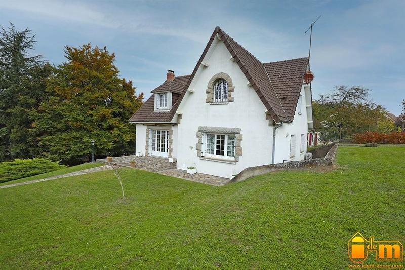 Maison traditionnelle - 140 m² - 6 pièces